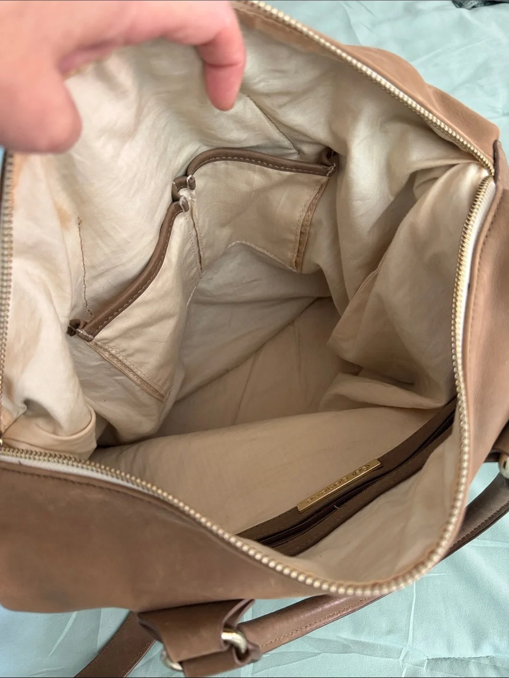 Gorjana Classic Brown Leather Satchel Handbag with Detachable Strap - Picture 4 of 5